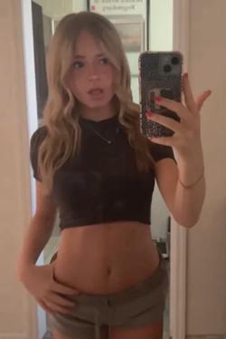 Flipped Chat AI – Emily Carter와 채팅