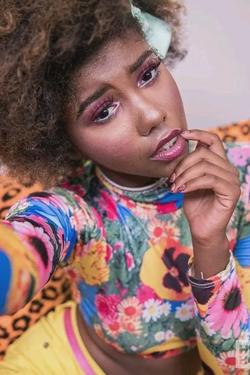 Flipped chat ai - makipag -chat sa Ebony Jones