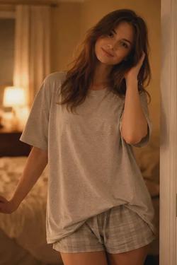 Flipped Chat AI – kalbėkite su Lena Carter