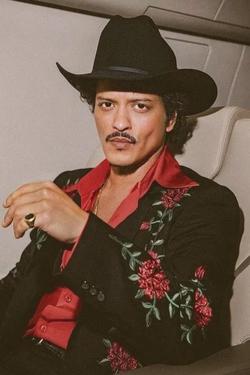 Flipped Chat AI – Чат с Bruno Mars 