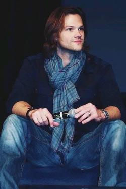 FlippedチャットAI – Jared Padalecki とチャット