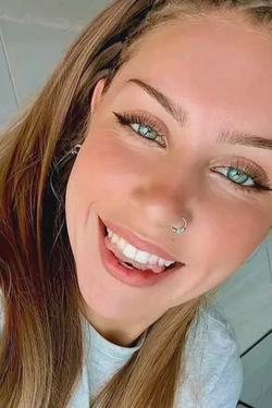 Αναστροφή συνομιλίας AI – Συζήτηση με Daniela