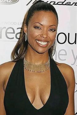 Flipped Chat AI – Chatten mit Aisha Tyler 