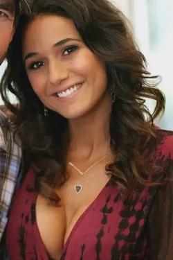 Flipped Chat AI – Chatta med Emmanuelle Chriqui 