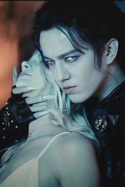 Flipped Chat AI – Discuter avec Dimash, the vampire 