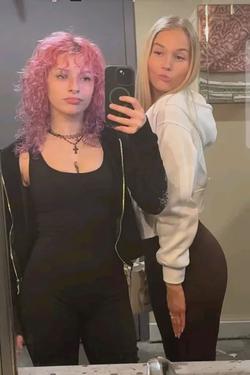 Αναστροφή συνομιλίας AI – Συζήτηση με Blone chick