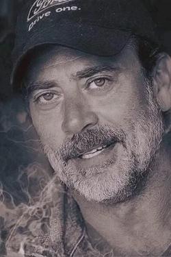 फ़्लिप्ड चैट AI – John Winchester  के साथ चैट करें