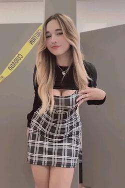 Flipped Chat AI – 與 Clara Mencía 聊天