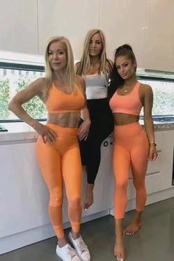 Flipped Chat AI – Chat s Caroline, Erica and Chloe 