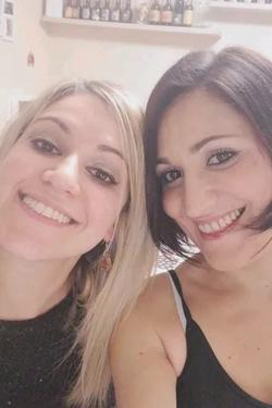 Flipped Chat AI – Chat dengan Rosy e Valeria 