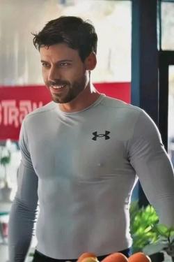 फ़्लिप्ड चैट AI – Scott Hunter के साथ चैट करें