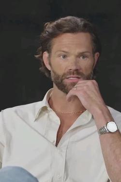 Flipped Chat AI – kalbėkite su Jared Padalecki 