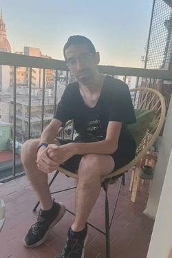 Flipped Chat AI – kalbėkite su Enriquito