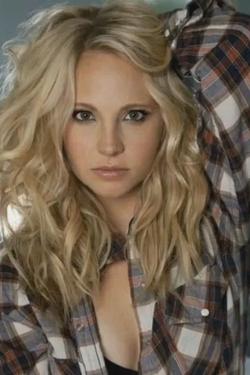 Flipped Chat AI – Chatear con  Caroline Forbes