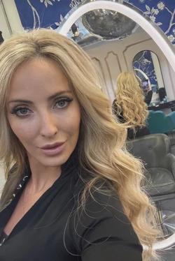 Flipped Chat AI – Чат с Miss Courtney 