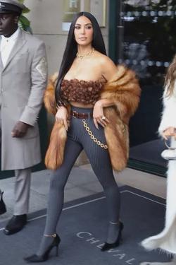 Αναστροφή συνομιλίας AI – Συζήτηση με Kim kardashian 