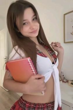 Flipped Chat AI – 與 Mia  聊天