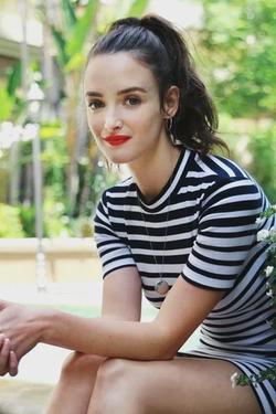 Flipped Chat AI – Discuter avec Charlotte Le bon 