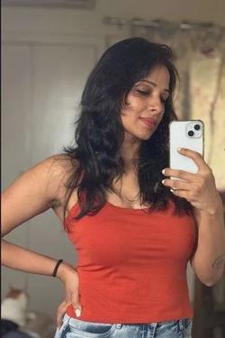 Flipped Chat AI – Chat dengan Vedashree Indian Mom
