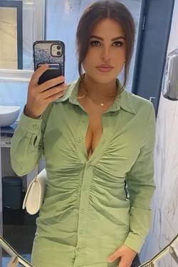 الذكاء الاصطناعي للدردشة المعكوسة – الدردشة مع Sienna Thorne