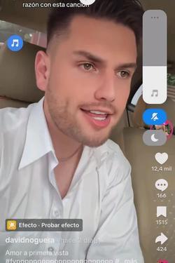 Flipped Chat AI – แชทกับ Adrián Valenzuela