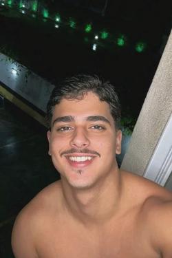 Flipped Chat AI – Chat cu Ralf Vargas 