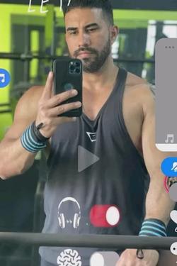 Flipped Chat AI – Chat Adrián Valdés