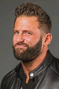 Flipped Chat AI – Bate-papo com Matthew Brett (Zack Ryder)