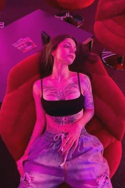 फ़्लिप्ड चैट AI – Jessica  के साथ चैट करें