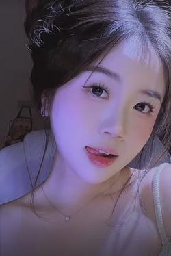 AI trò chuyện đảo ngược – Trò chuyện với Huỳnh anh