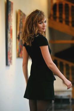 Odwrócony czat AI – rozmawiaj z Louise Bourgoin 