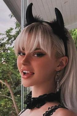 Flipped Chat AI – kalbėkite su Sarah