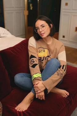 Flipped Chat AI – Chat cu Agathe Auproux