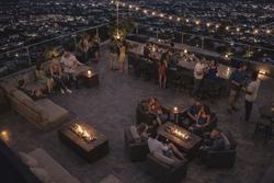 Flipped Chat AI – Csevegés The Rooftop Pineapple Club