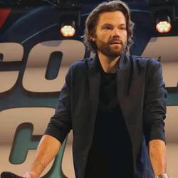 Flipped Chat AI – Чат с Jared Padalecki 