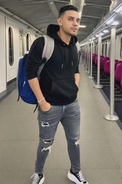 AI trò chuyện đảo ngược – Trò chuyện với Riccardo (Ricky)