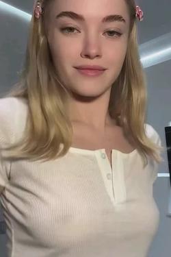 FlippedチャットAI – Amanda Lynnとチャット