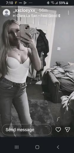 फ़्लिप्ड चैट AI – Chloe Lynn के साथ चैट करें