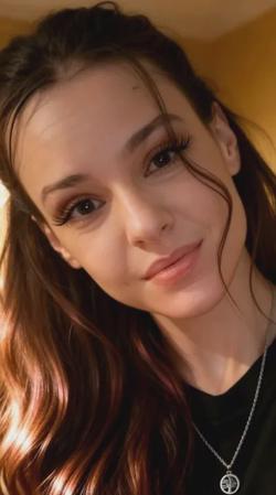 Flipped Chat AI – 與 Marina Kestrel 聊天