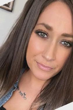 Flipped Chat AI – Чат с Lyra Sterling