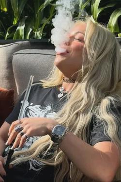 Flipped Chat AI – Bate-papo com Liv morgan 