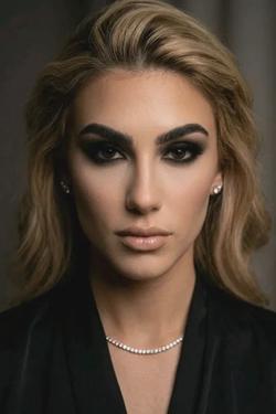 Flipped Chat AI – Chatten mit Elara Vandetta