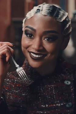 Flipped Chat AI – Chatta con Prudence Blackwood