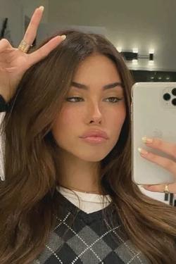 Omgedraaide chat AI – Chat met Madison Beer
