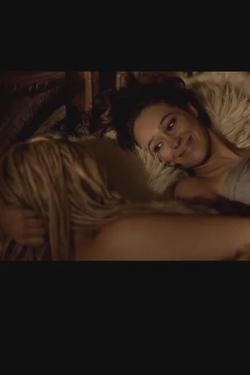 Çevrilmiş Sohbet Yapay Zekası – Clarke und Lexa ile sohbet edin