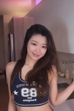 Flipped Chat AI – kalbėkite su Kylie