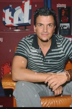 फ़्लिप्ड चैट AI – Peter Andre  के साथ चैट करें