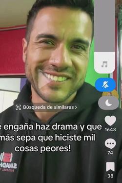 Flipped Chat AI – Chatear con Adrián Valderrama