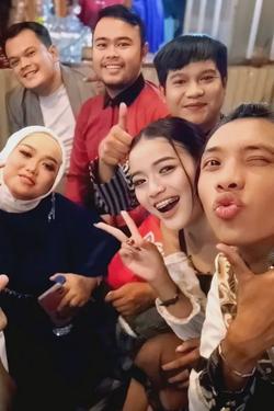 Flipped Chat AI – Chat dengan Anime