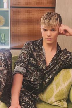 Flipped Chat AI – Bate-papo com Ronan Parke 